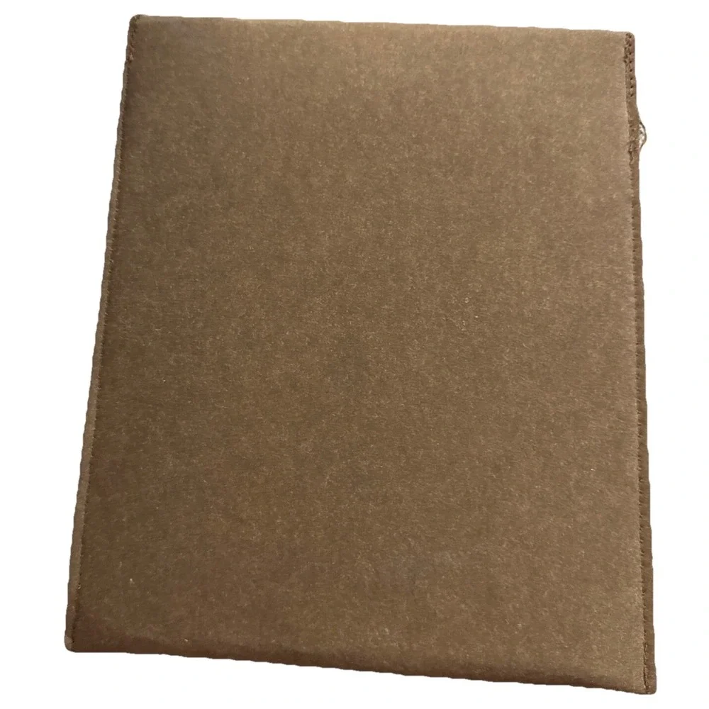 NWT The Earth Company Natural iPad 10in Protective Felt Lined Sleeve For Tablets